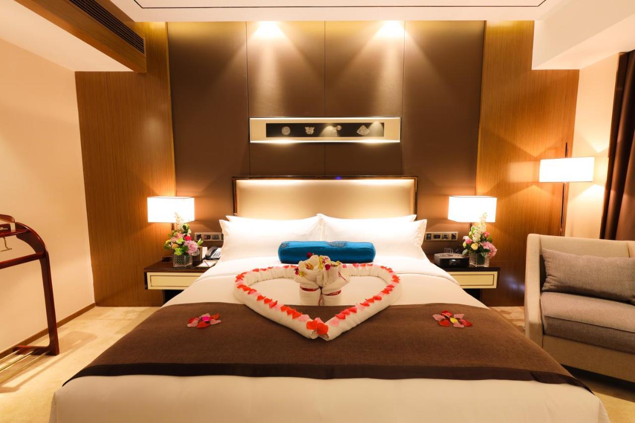 Argyle Grand Hotel Xingyi  Eksteriør bilde