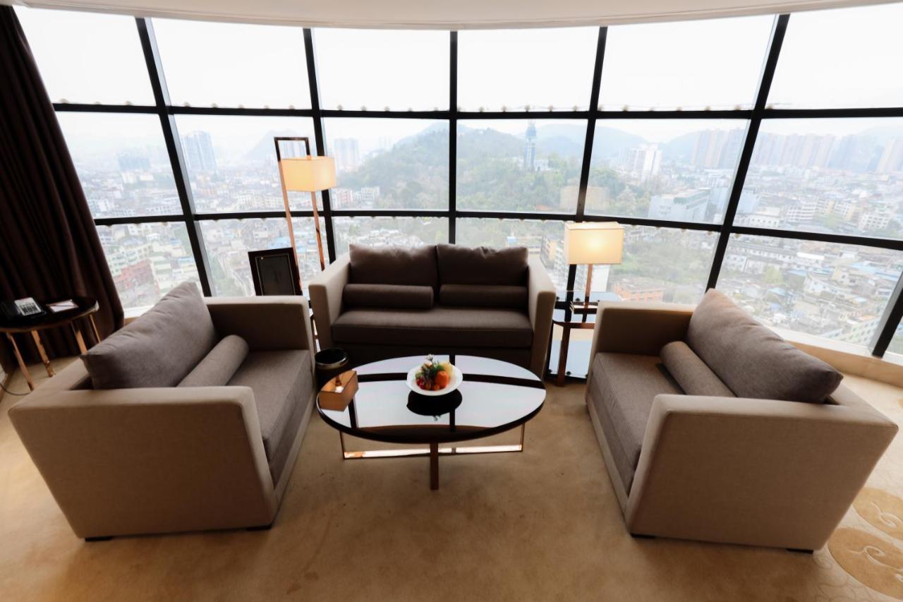 Argyle Grand Hotel Xingyi  Eksteriør bilde
