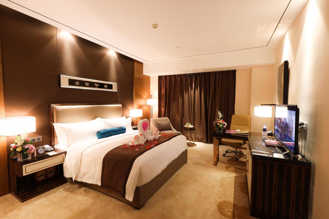 Argyle Grand Hotel Xingyi  Eksteriør bilde